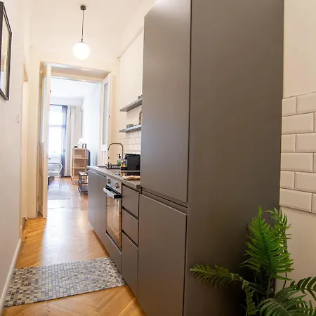 Tas Vas - Charming In Appartement
