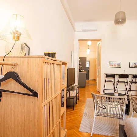 Apartment Tas Vas - Charming In Budapest