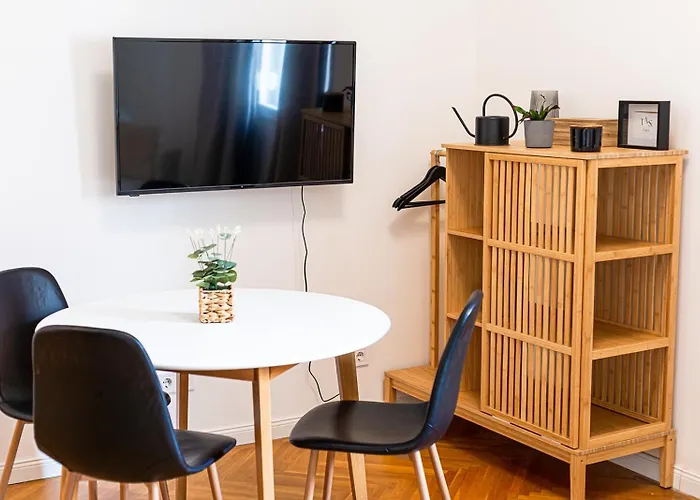 Tas Vas - Charming In Apartment Budapest