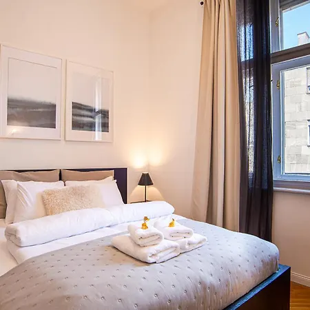 Tas Vas - Charming In *